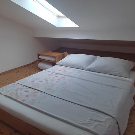 Apartmani Deleut Novi Vinodolski Exterior photo