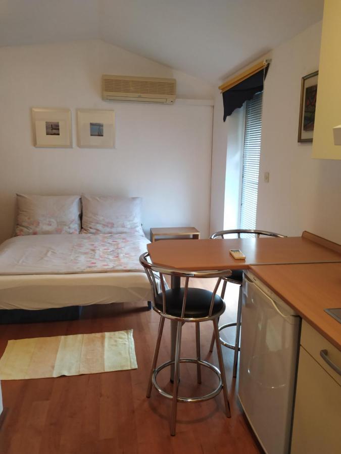 Apartmani Deleut Novi Vinodolski Exterior photo