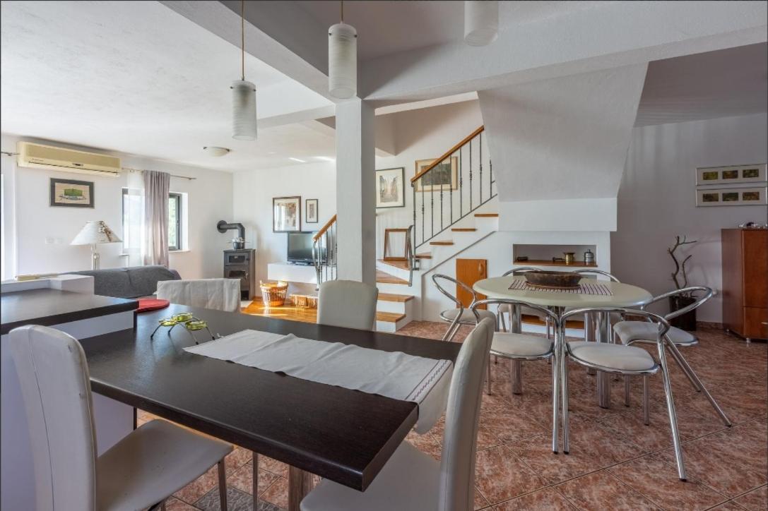 Apartmani Deleut Novi Vinodolski Exterior photo